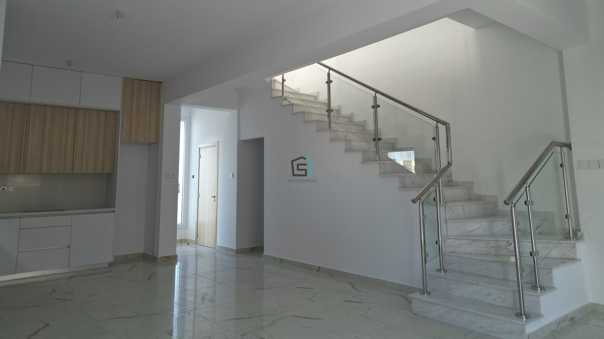 Stunning 3 Bedroom House - YPSOUPOLIS - 5