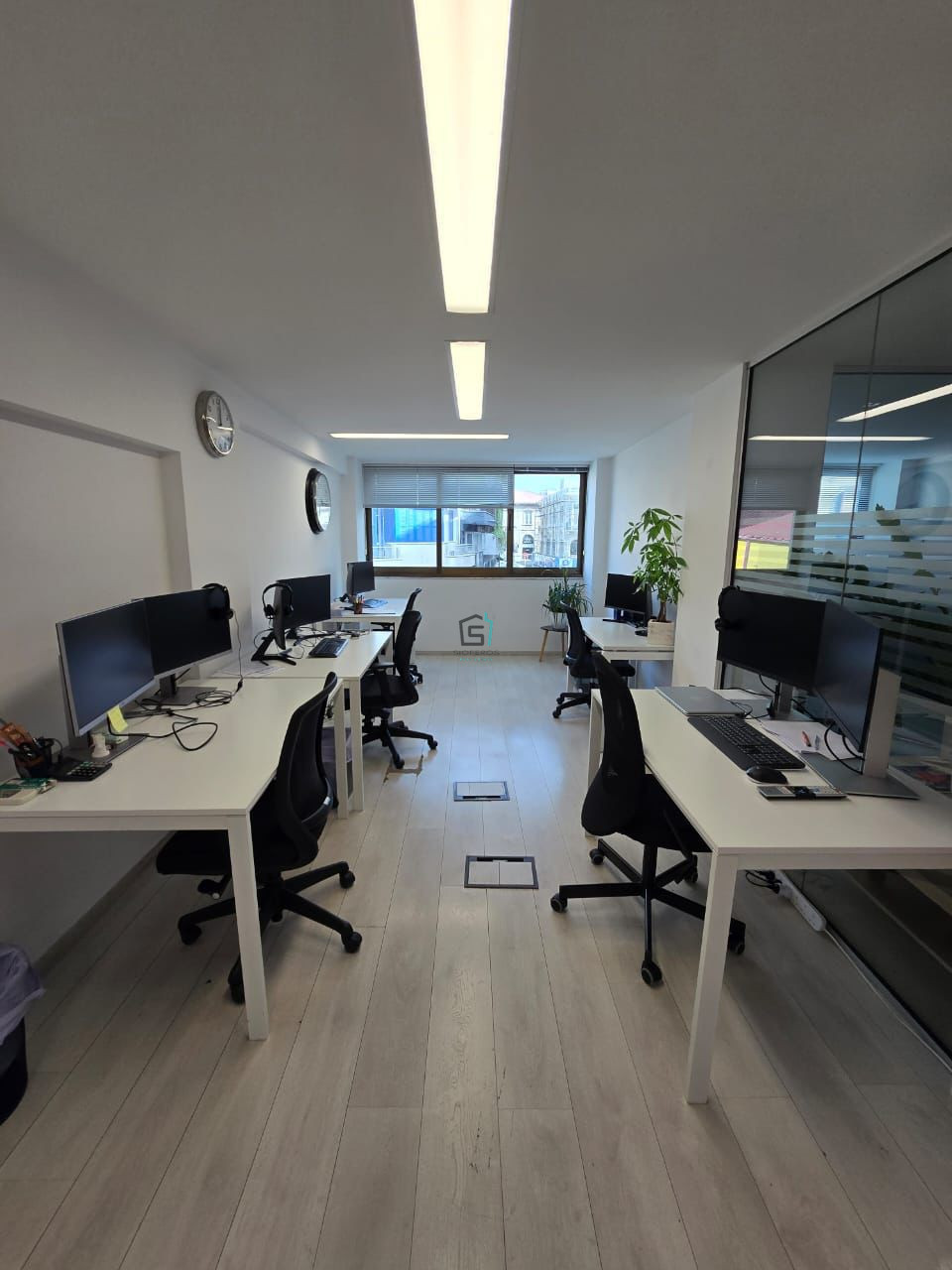 Modern Office 138 sqm - Historical Center