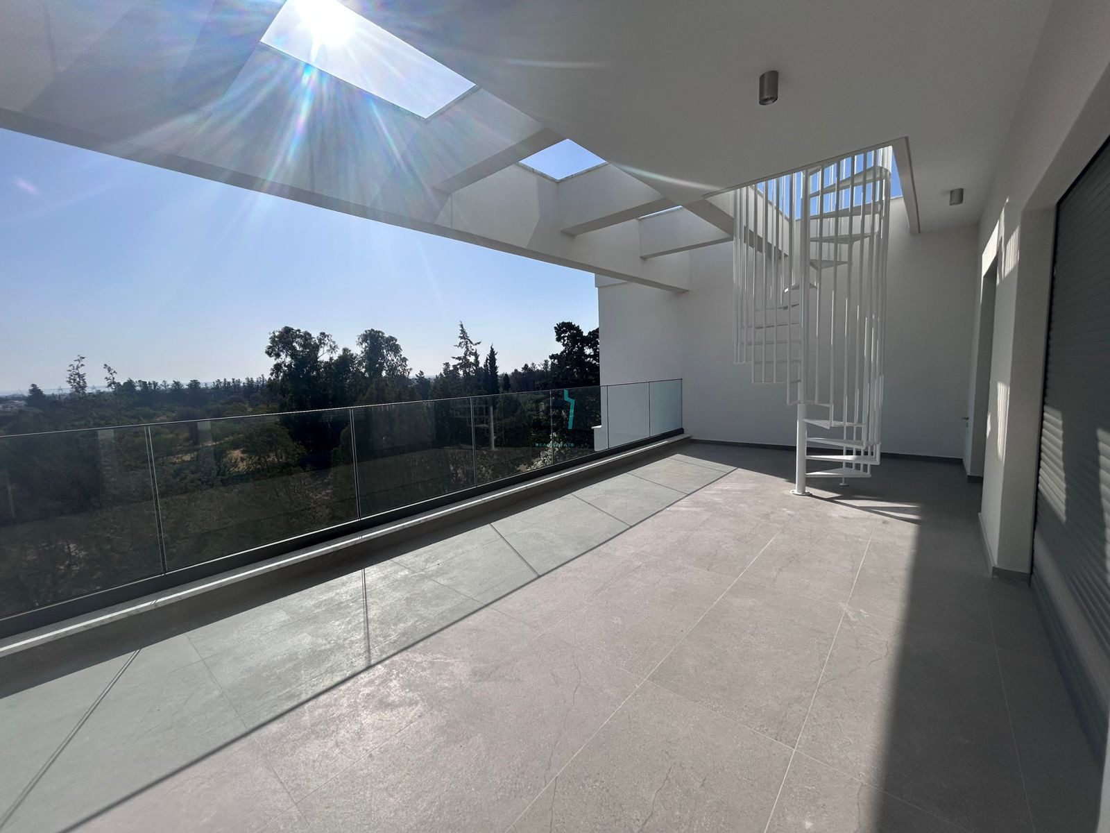 Amazing 3 Bedroom ROOF Terrace Apartment - Kato Polemidia - 5