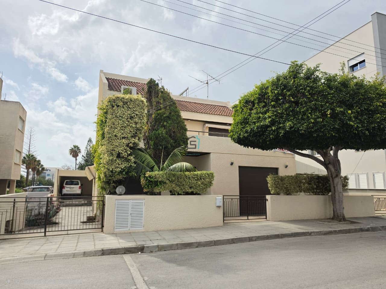 4 Bedroom Detached House off the City Center - Petrou & Pavlou