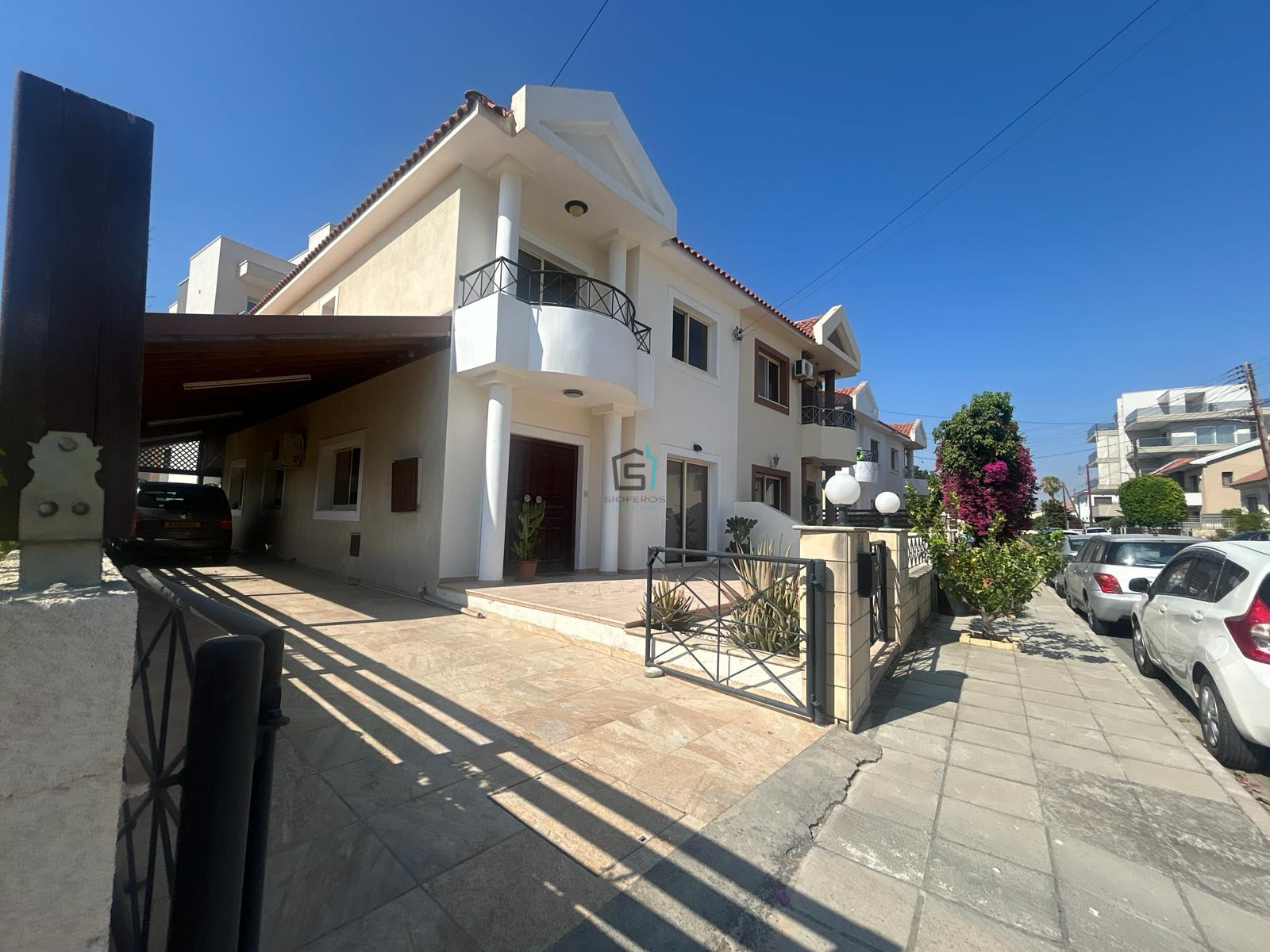 SPACIOUS 4-Bedroom Family House - Mesa Geitonia