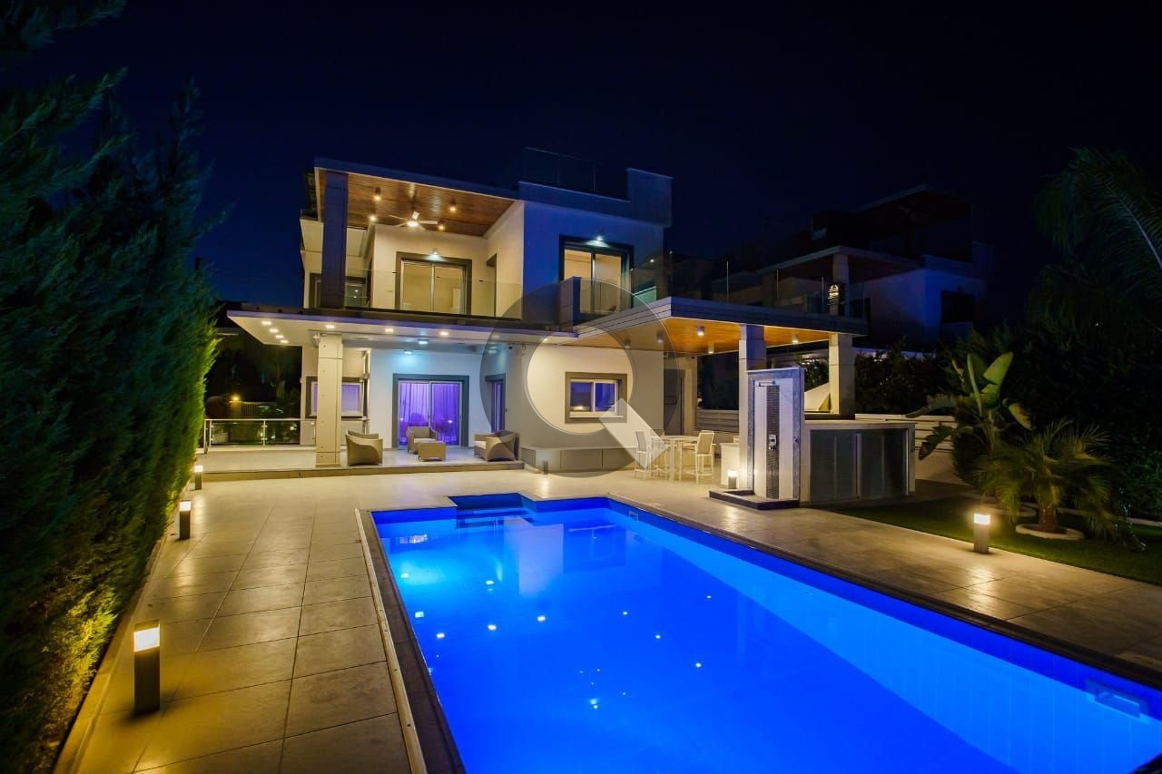 Four-bedroom house — Agios Tychon