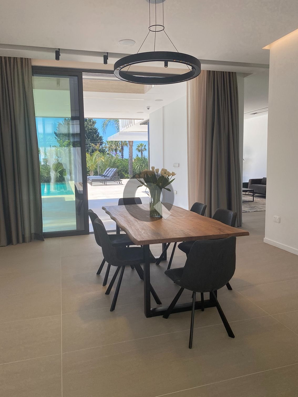 House — Kalogiroi