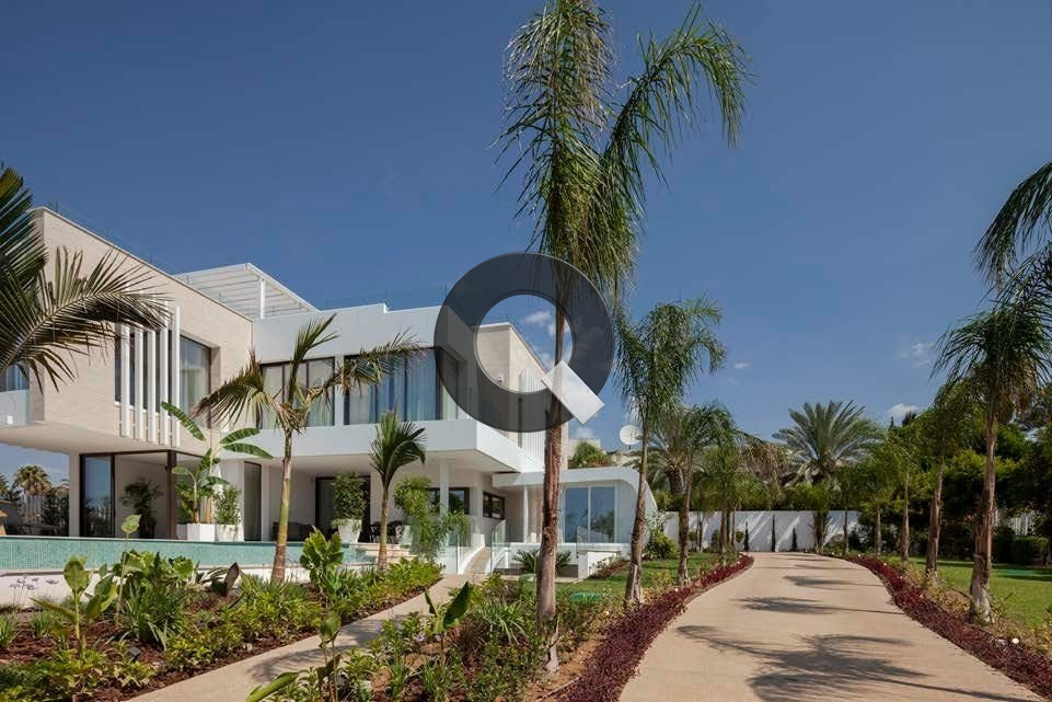 Five-bedroom house — Kalogiroi