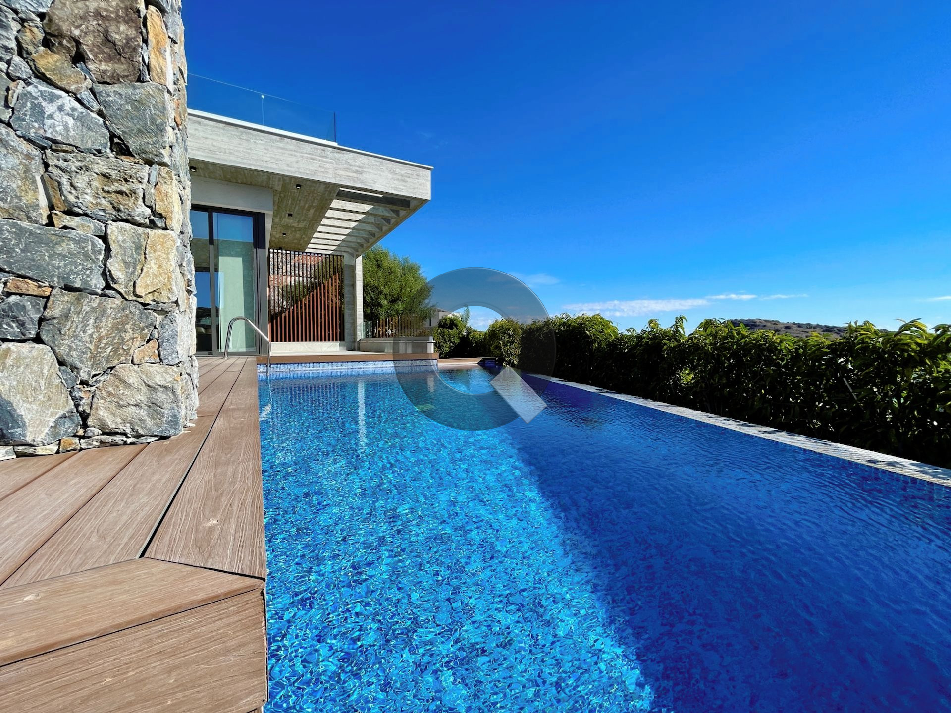 Four-bedroom house — Agios Tychon