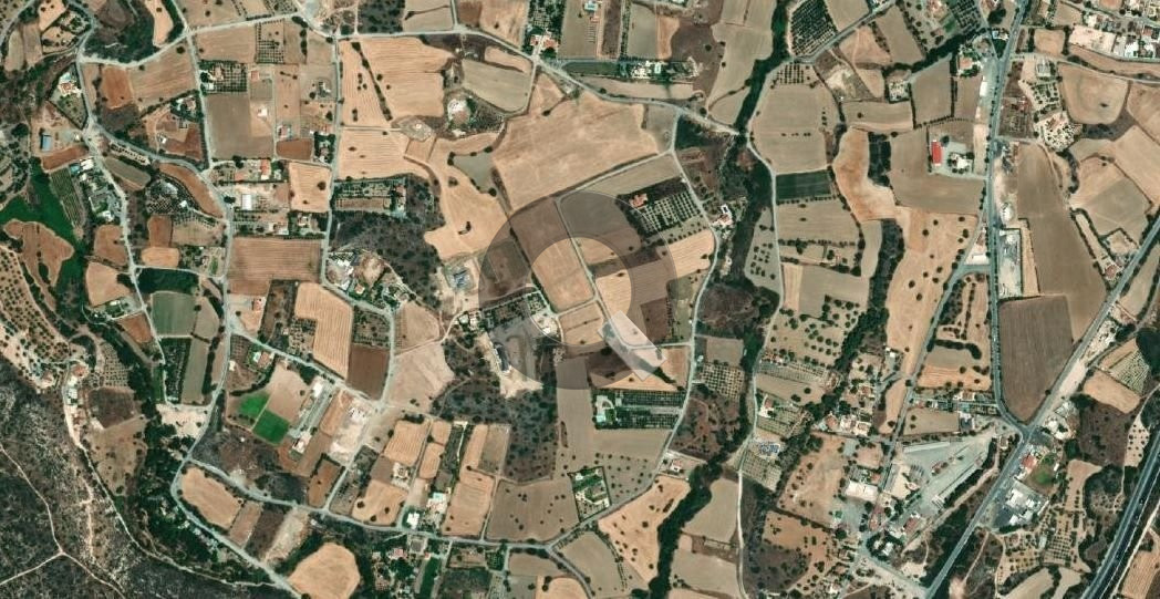 Land — Moni