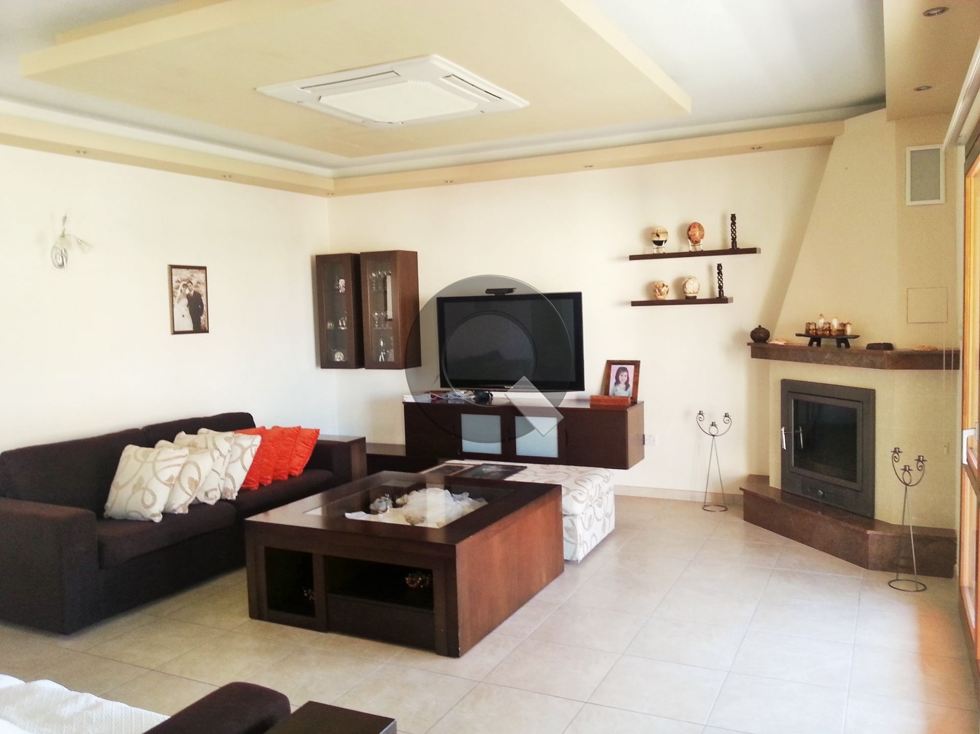 Five-bedroom house — Agia Fyla