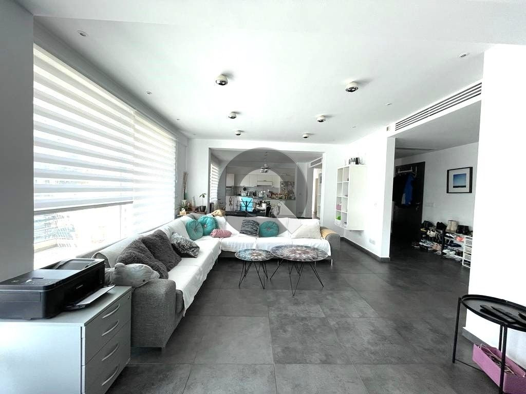 Four-bedroom apartment — Neapolis