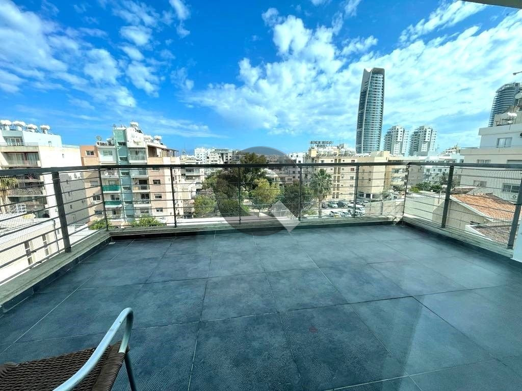 Four-bedroom apartment — Neapolis