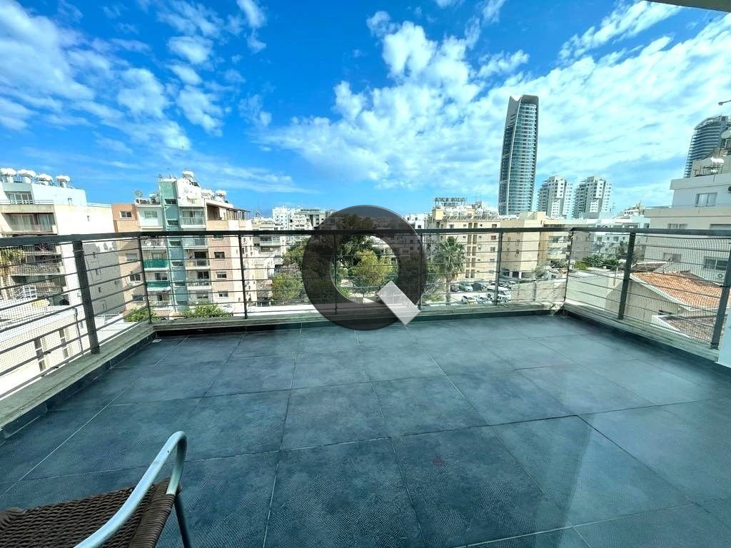 Four-bedroom apartment — Neapolis