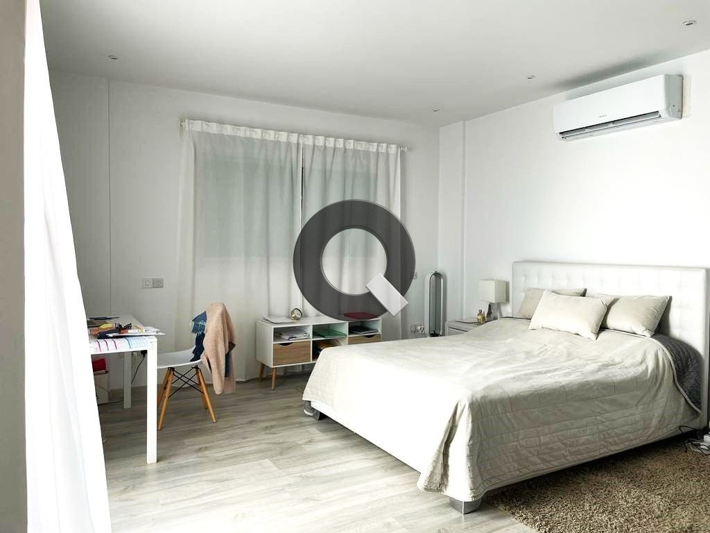 Four-bedroom apartment — Neapolis
