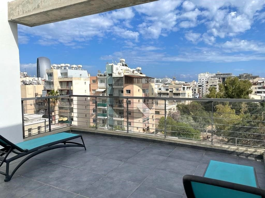 Four-bedroom apartment — Neapolis