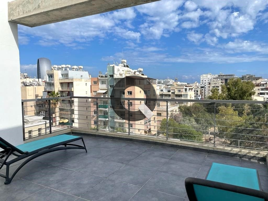 Four-bedroom apartment — Neapolis