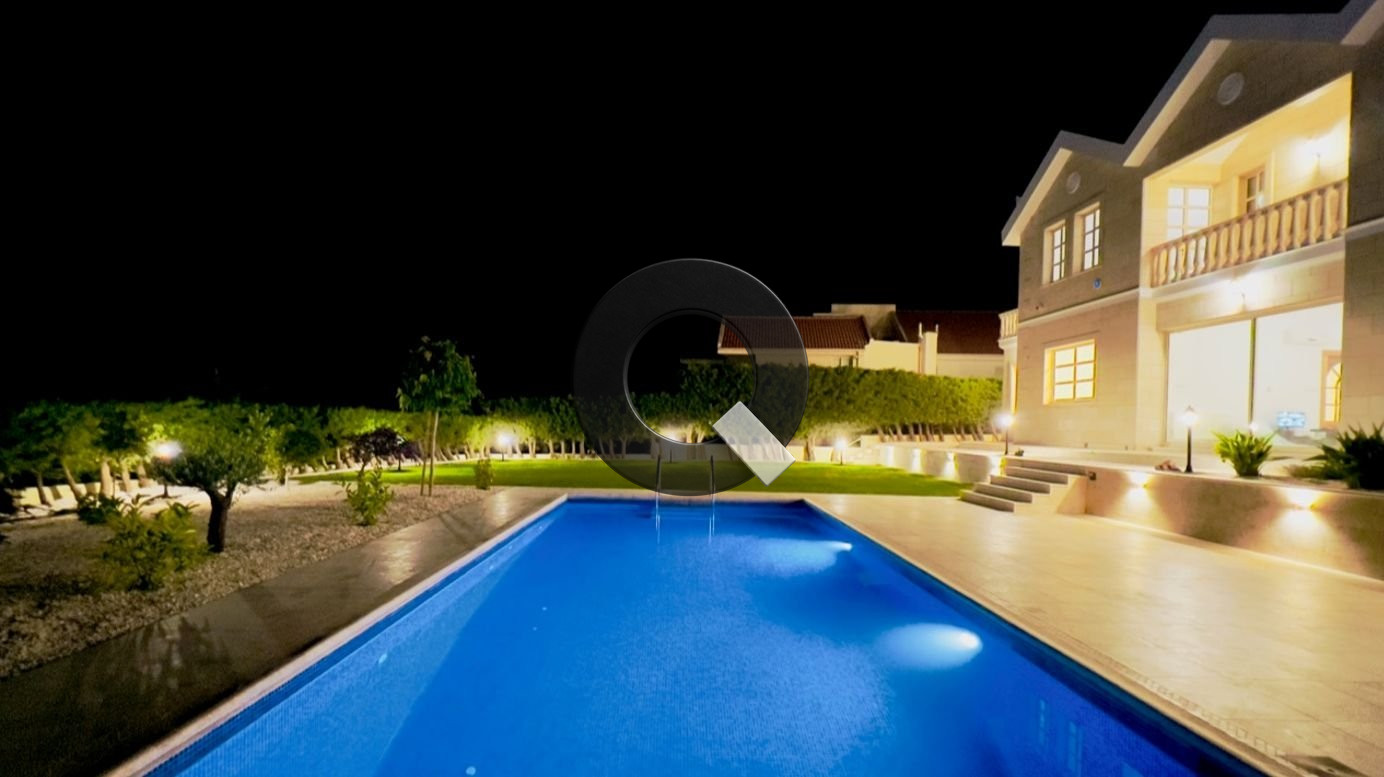 Five-bedroom house — Palodeia