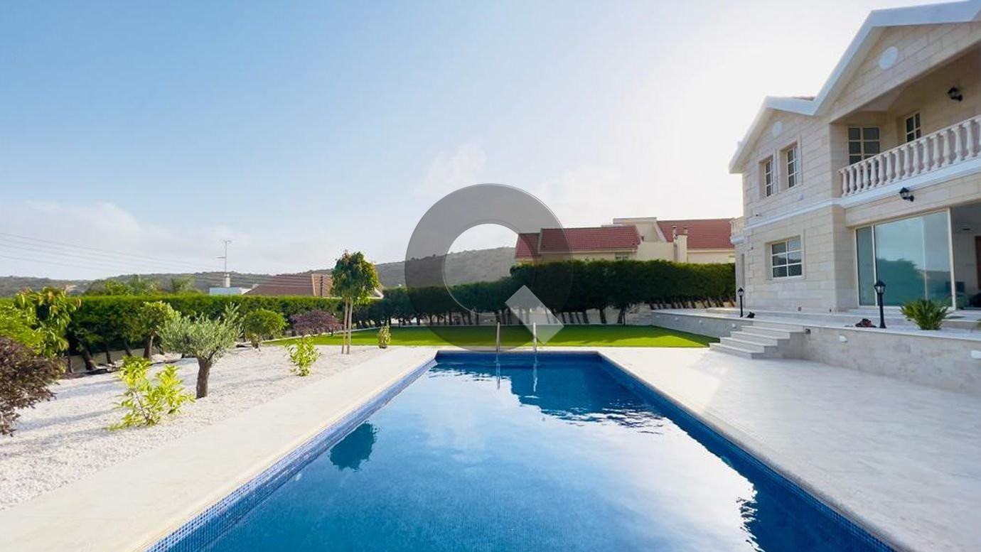Five-bedroom house — Palodeia