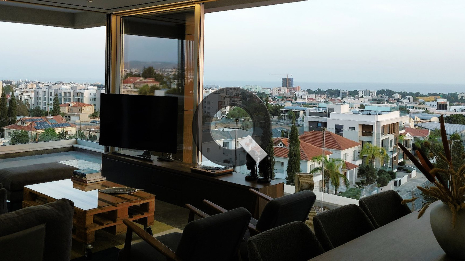 Three-bedroom apartment — Linopetra