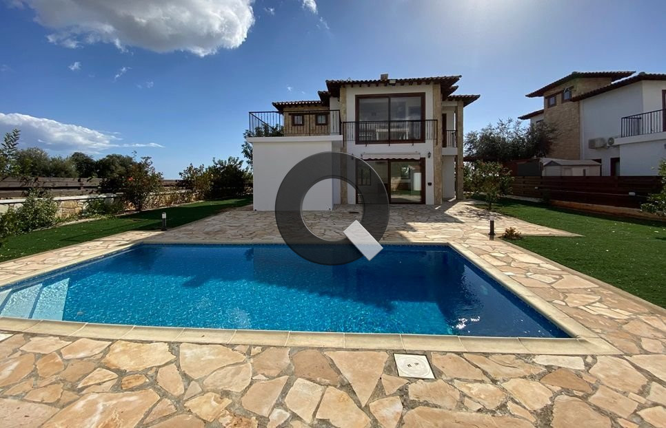 Three-bedroom house — Souni