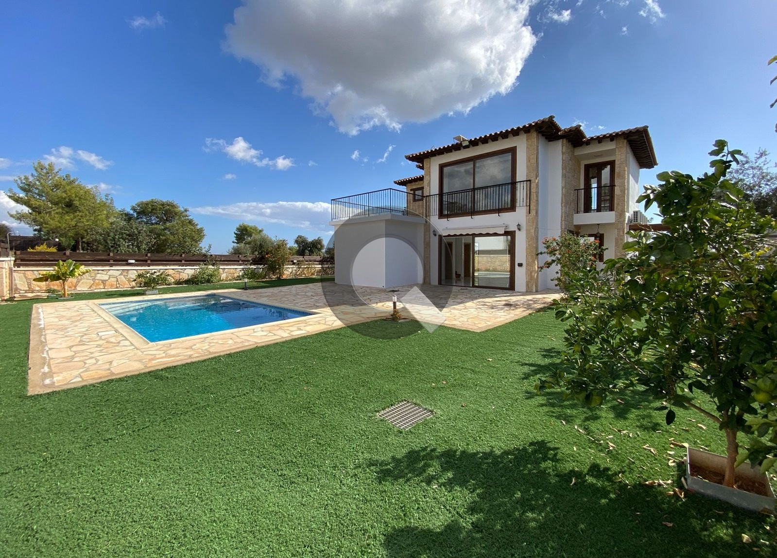 Three-bedroom house — Souni
