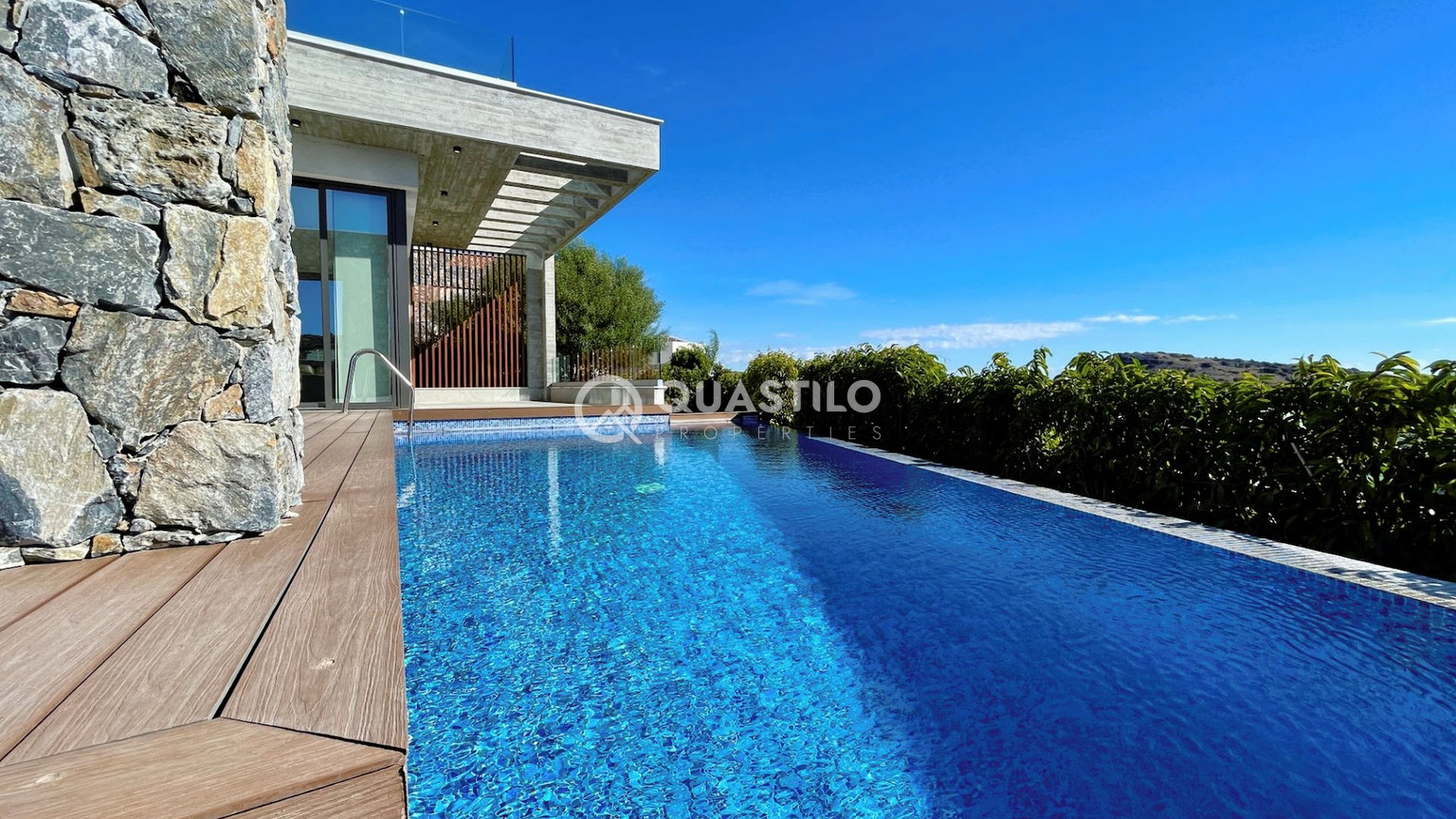 Four-bedroom house — Agios Tychon