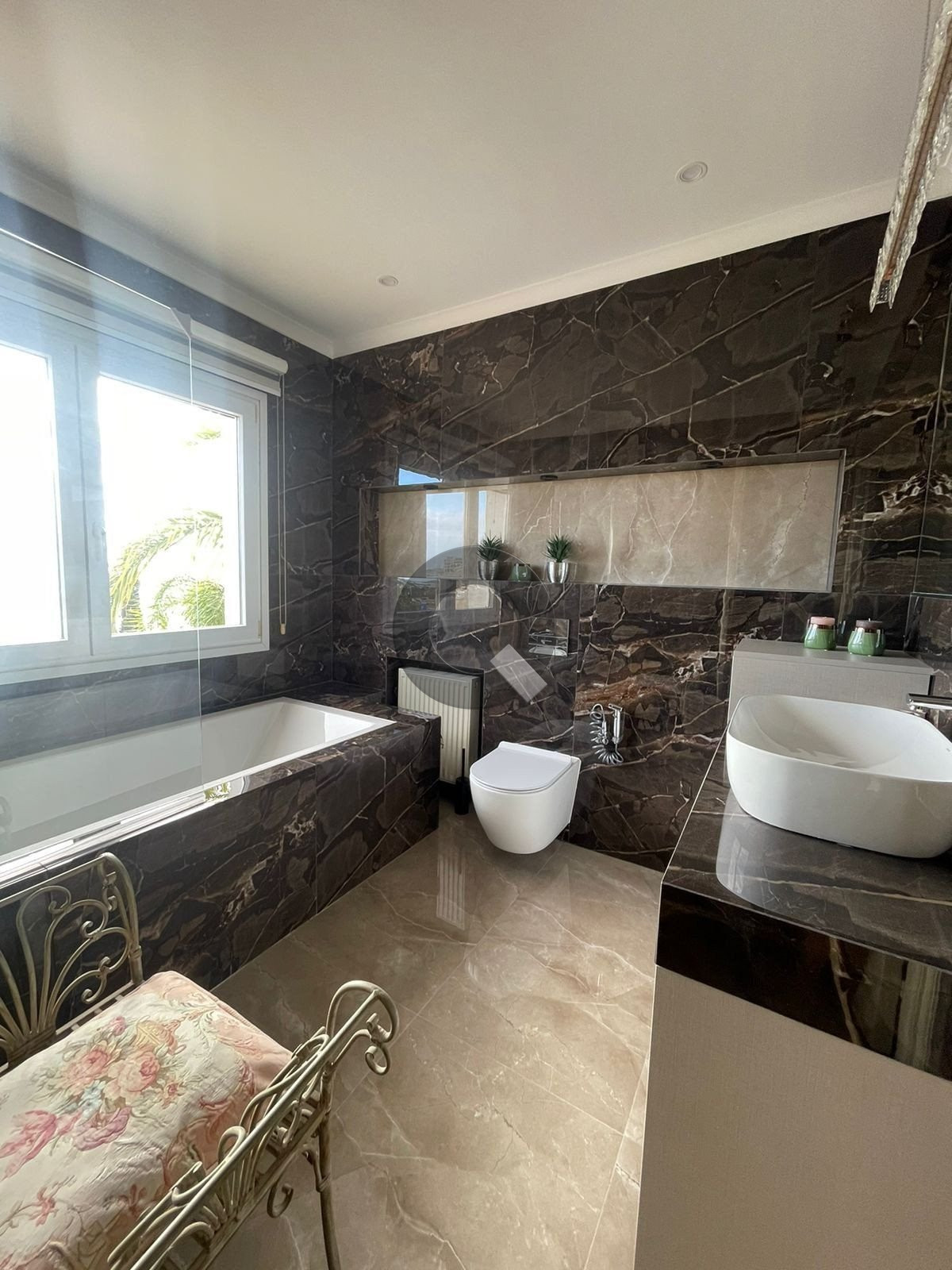 Five-bedroom house — Germasogeia
