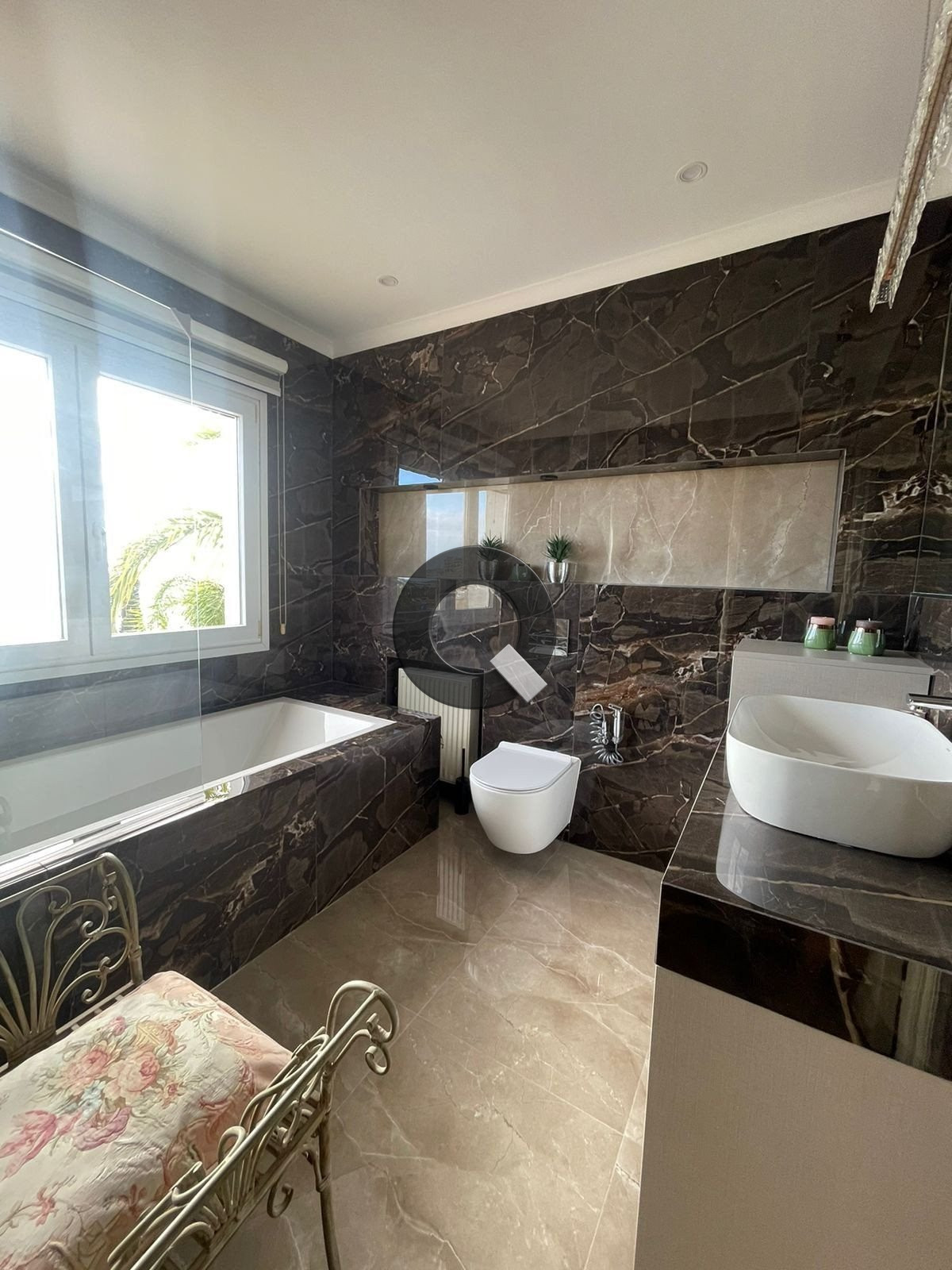Five-bedroom house — Germasogeia
