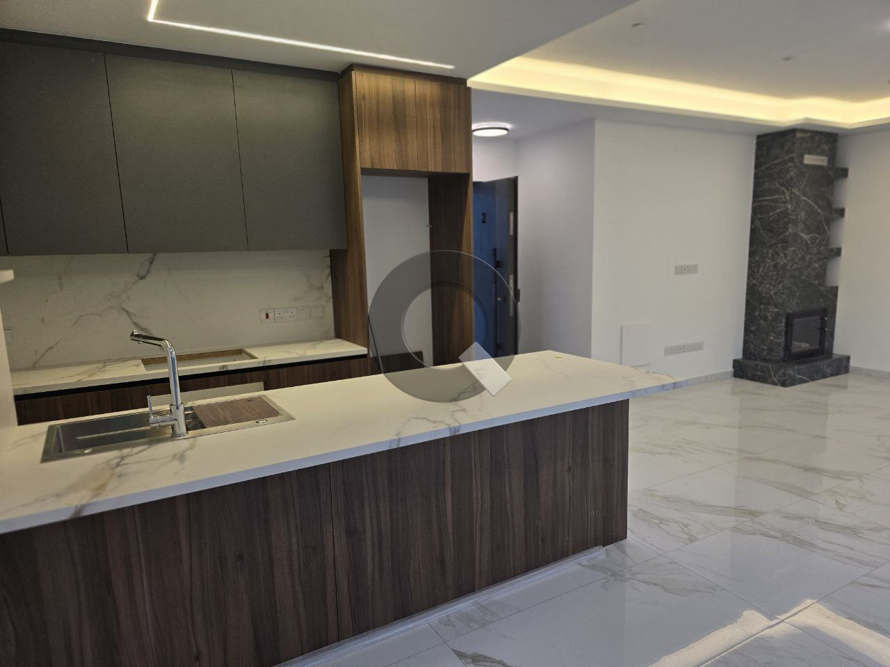 Three-bedroom house — Pyrgos