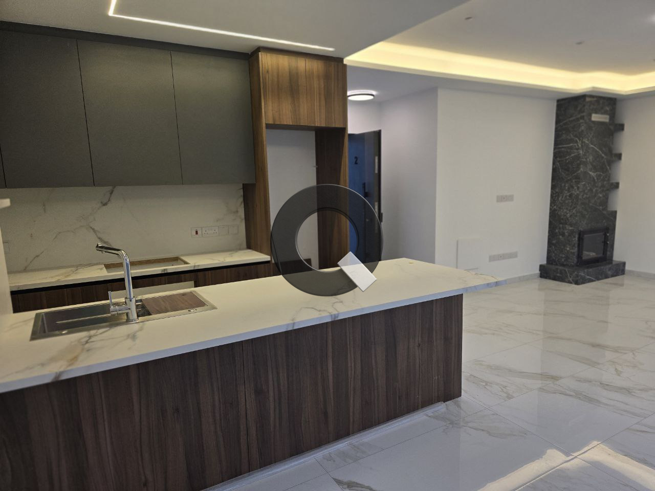 Three-bedroom house — Pyrgos