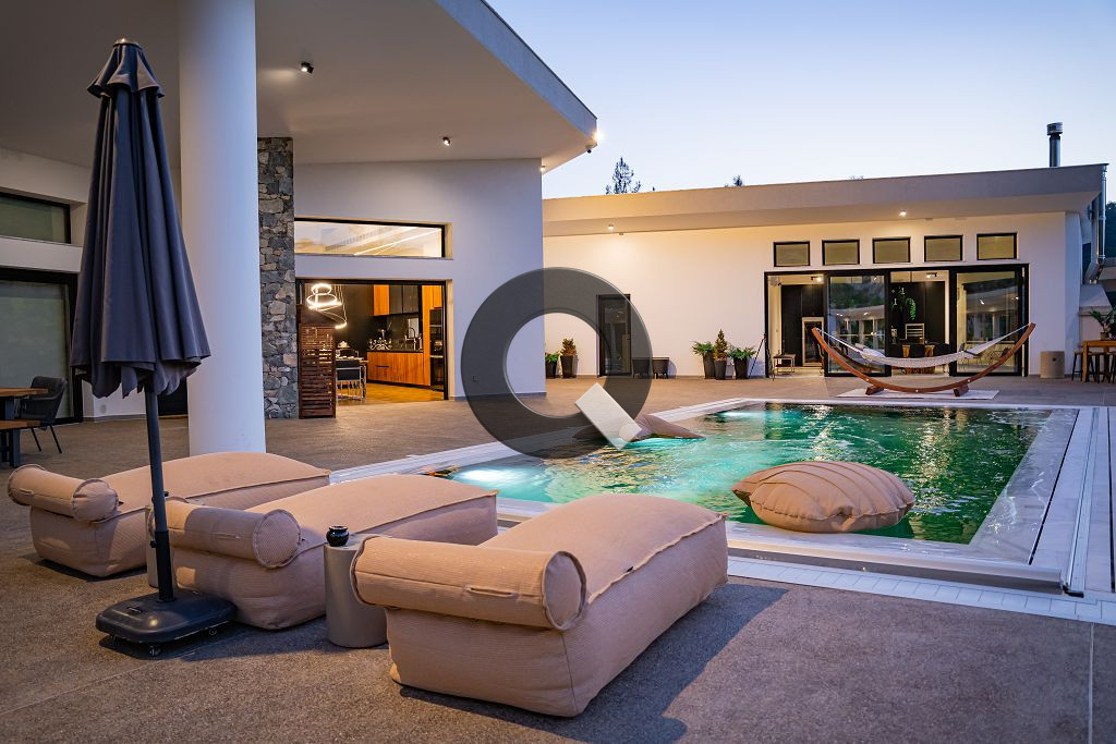Five-bedroom house — Louvaras