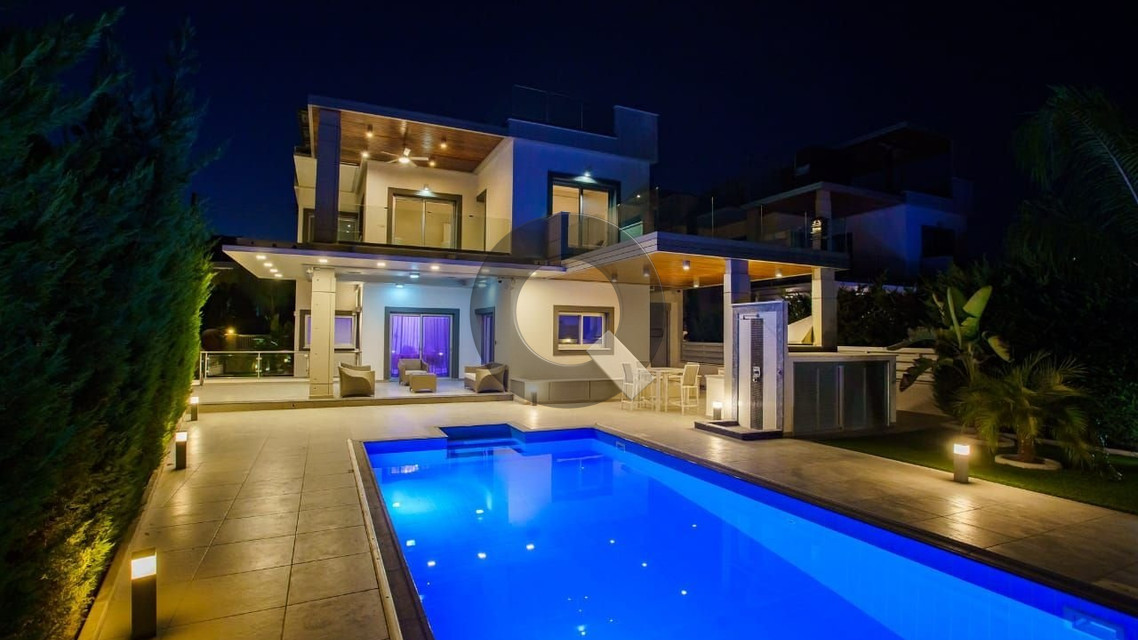 Four-bedroom house — Agios Tychon