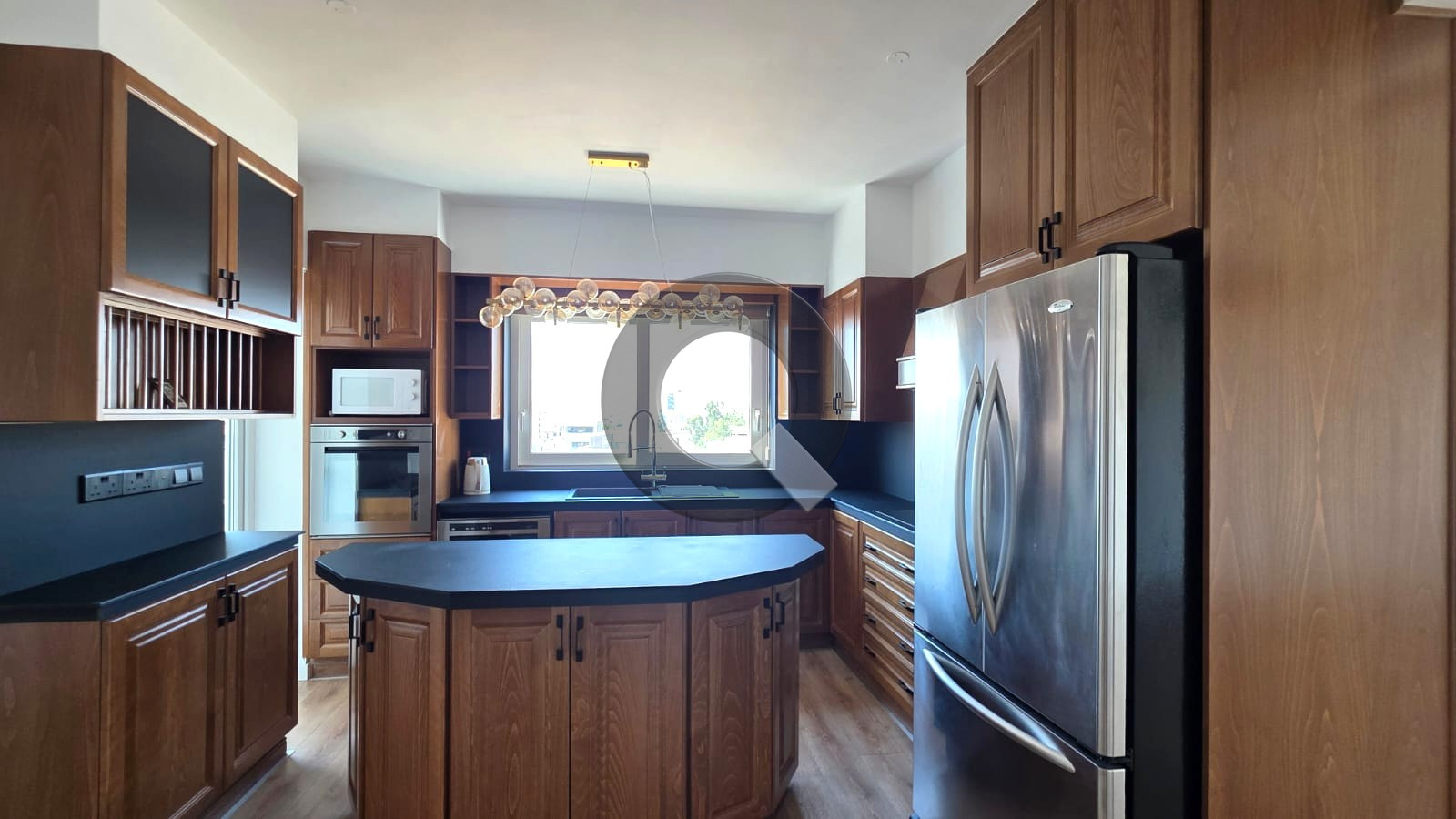 Four-bedroom apartment — City centre