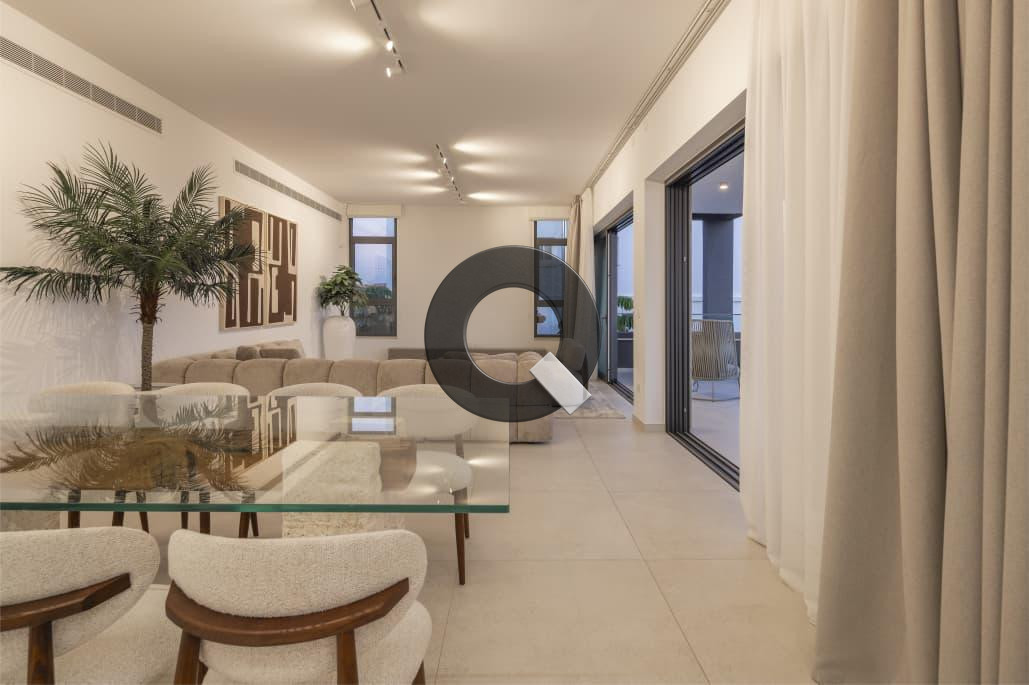 Four-bedroom house — Panthea