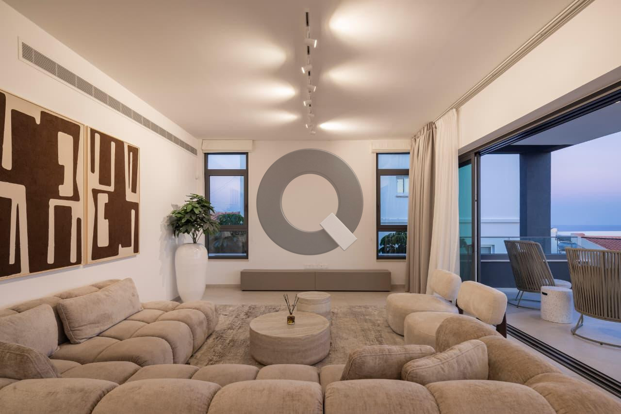 Four-bedroom house — Panthea