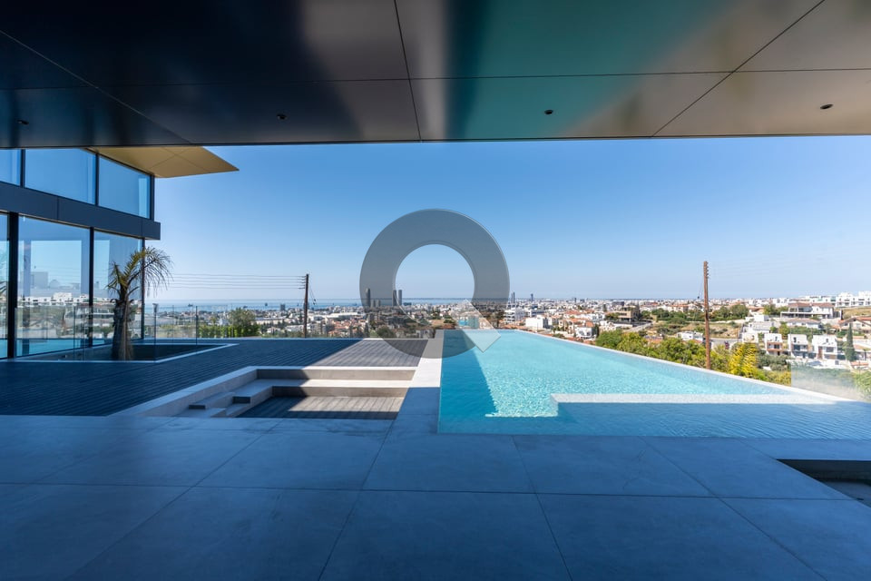 Five-bedroom house — Germasogeia