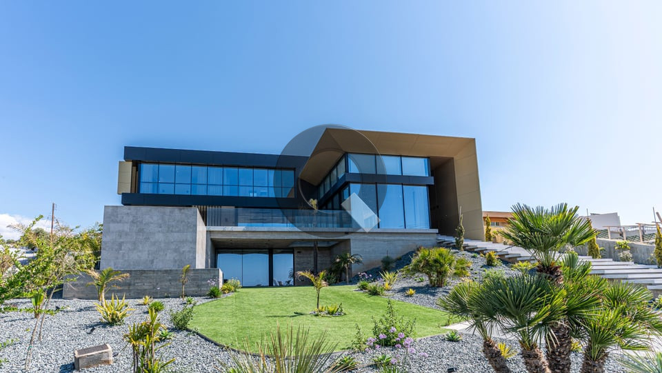 Five-bedroom house — Germasogeia