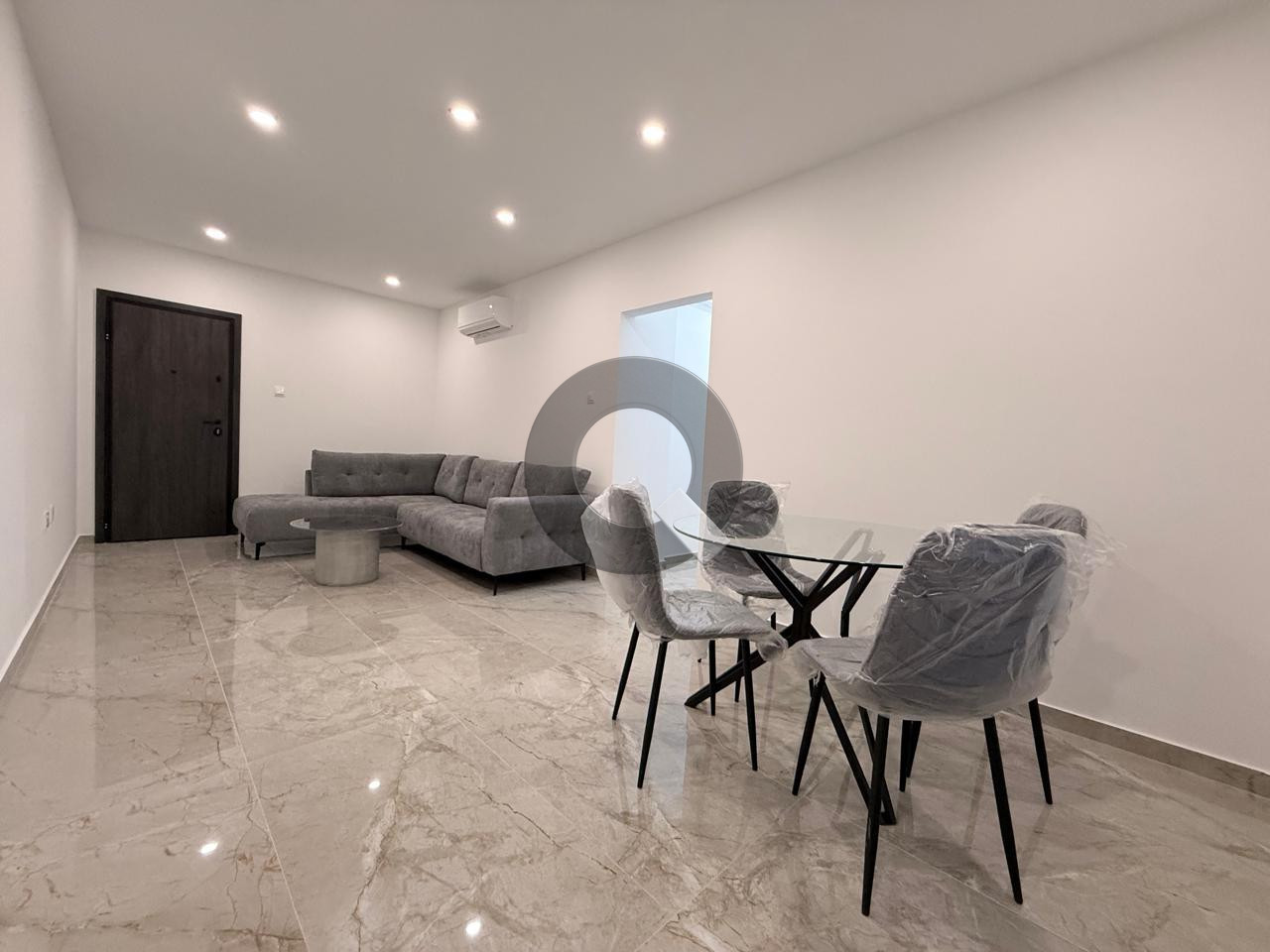 Two-bedroom apartment — Neapolis