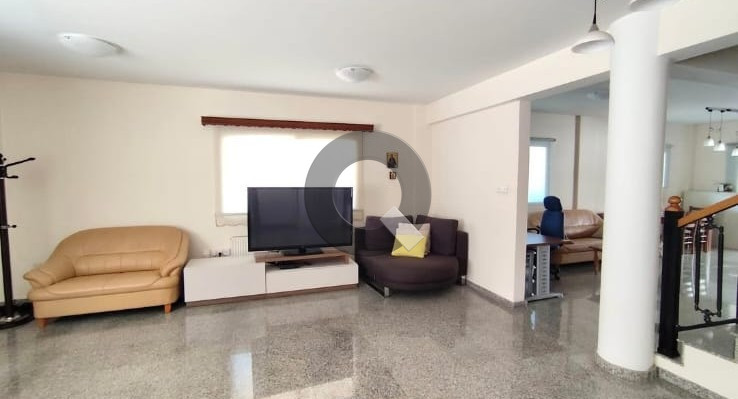 Four-bedroom house — Mesa Geitonia