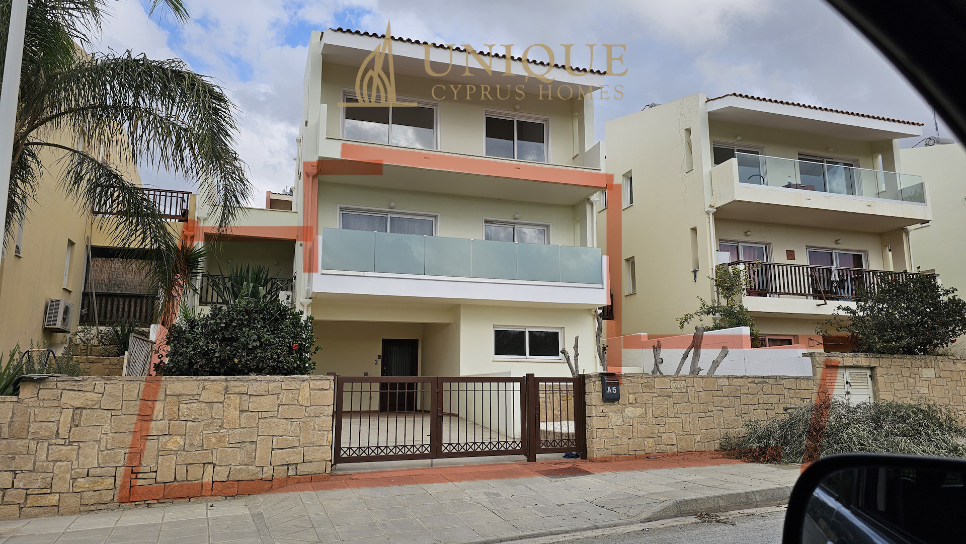 House in Chlorakas - view 1