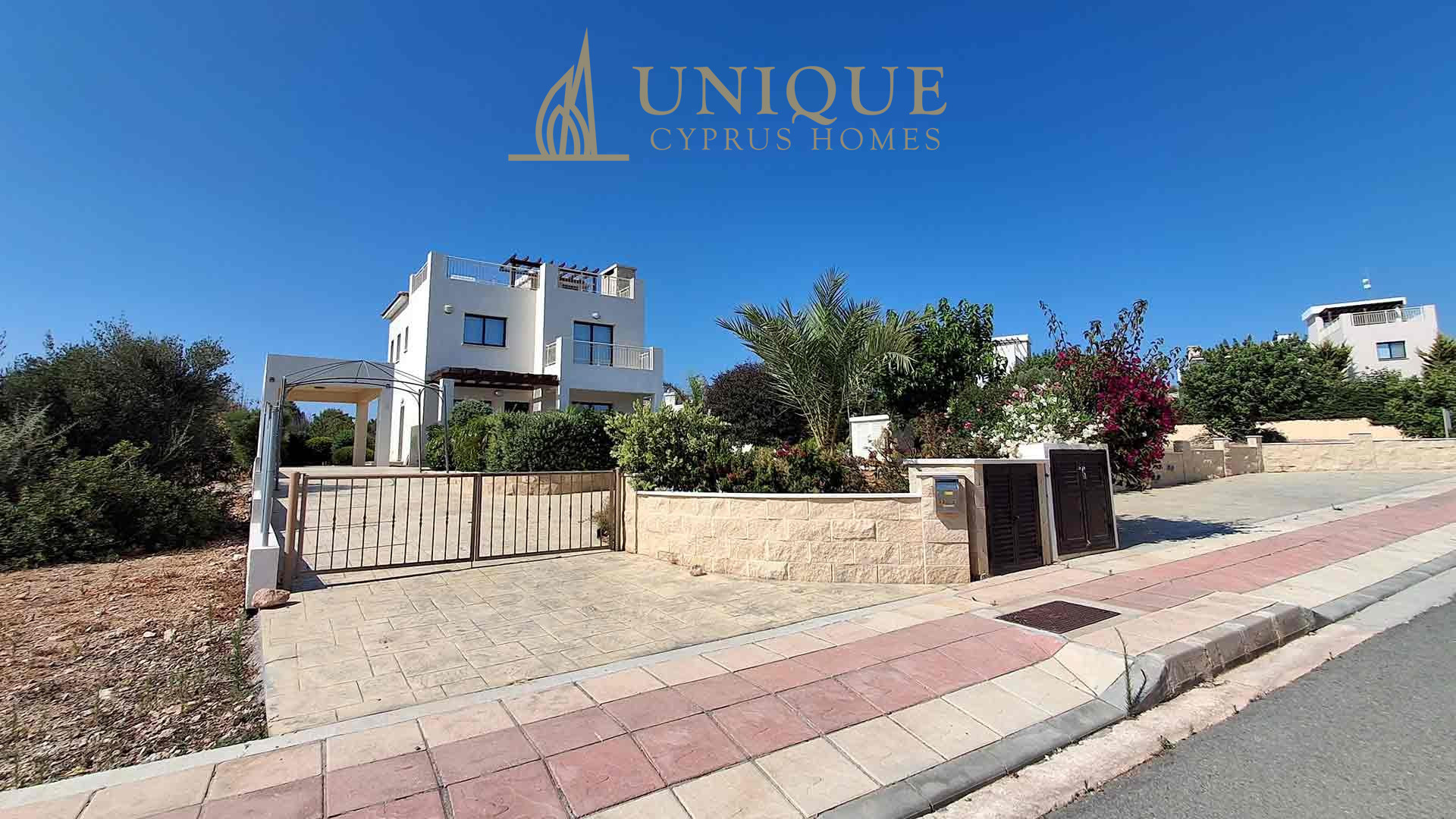 House in Kouklia - view 1