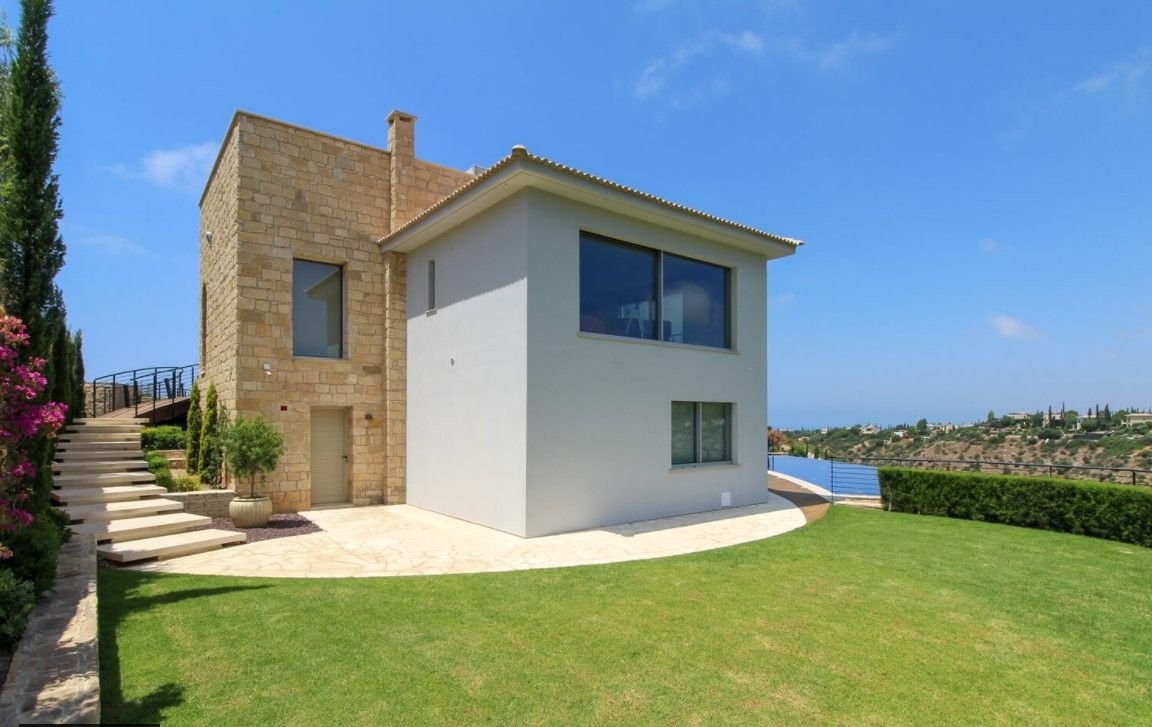 4 Bedroom  Detached House in Aphrodite hills, Paphos