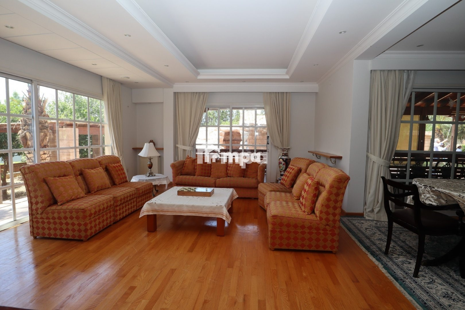 6 Bedroom House