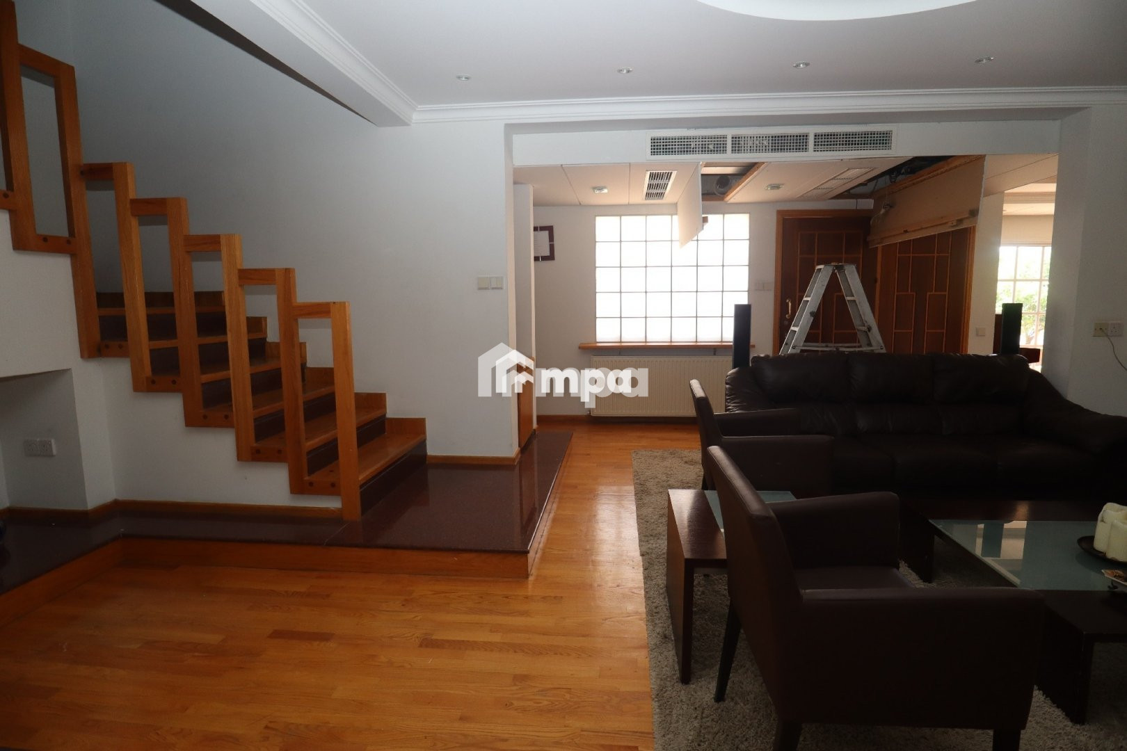6 Bedroom House