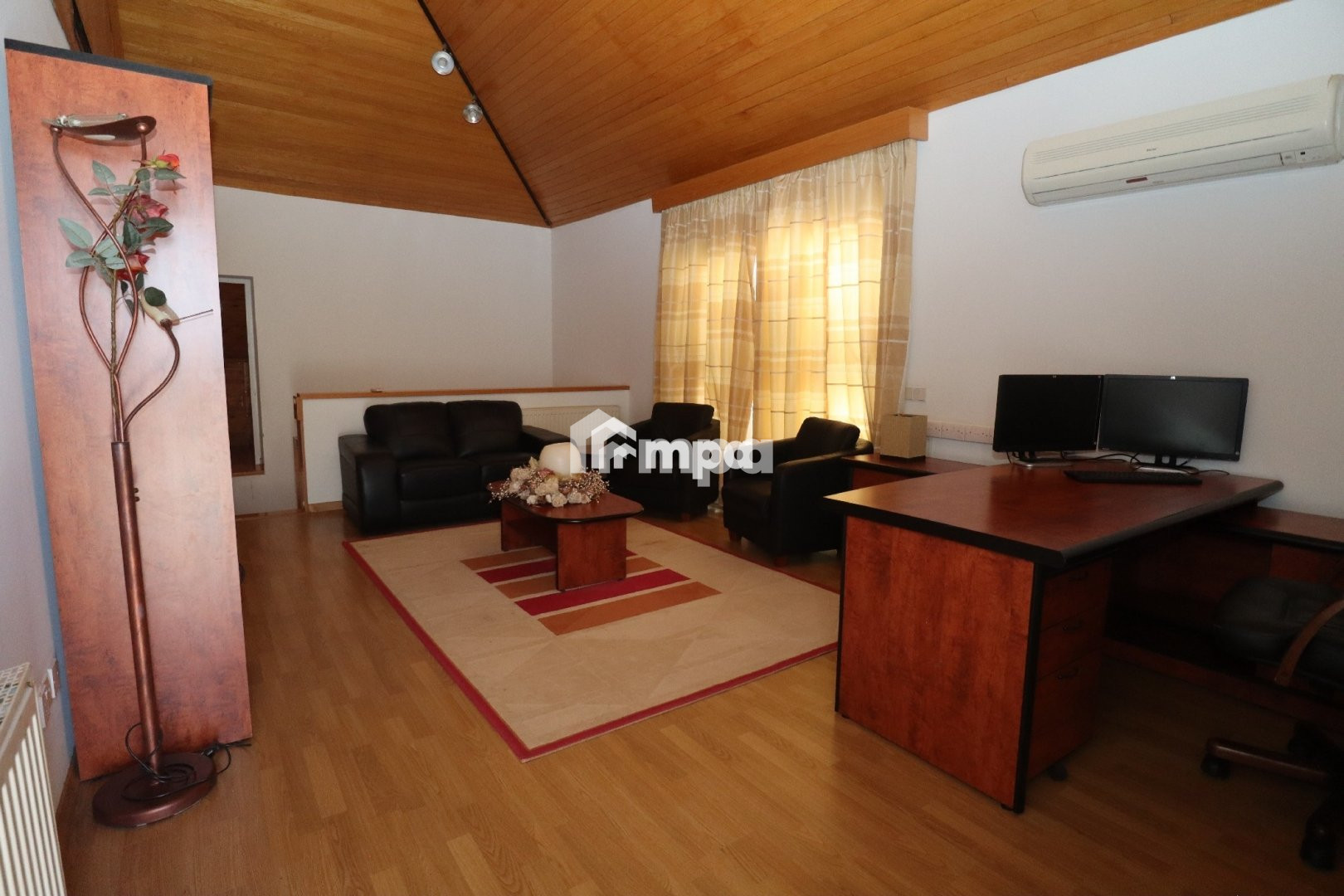 6 Bedroom House