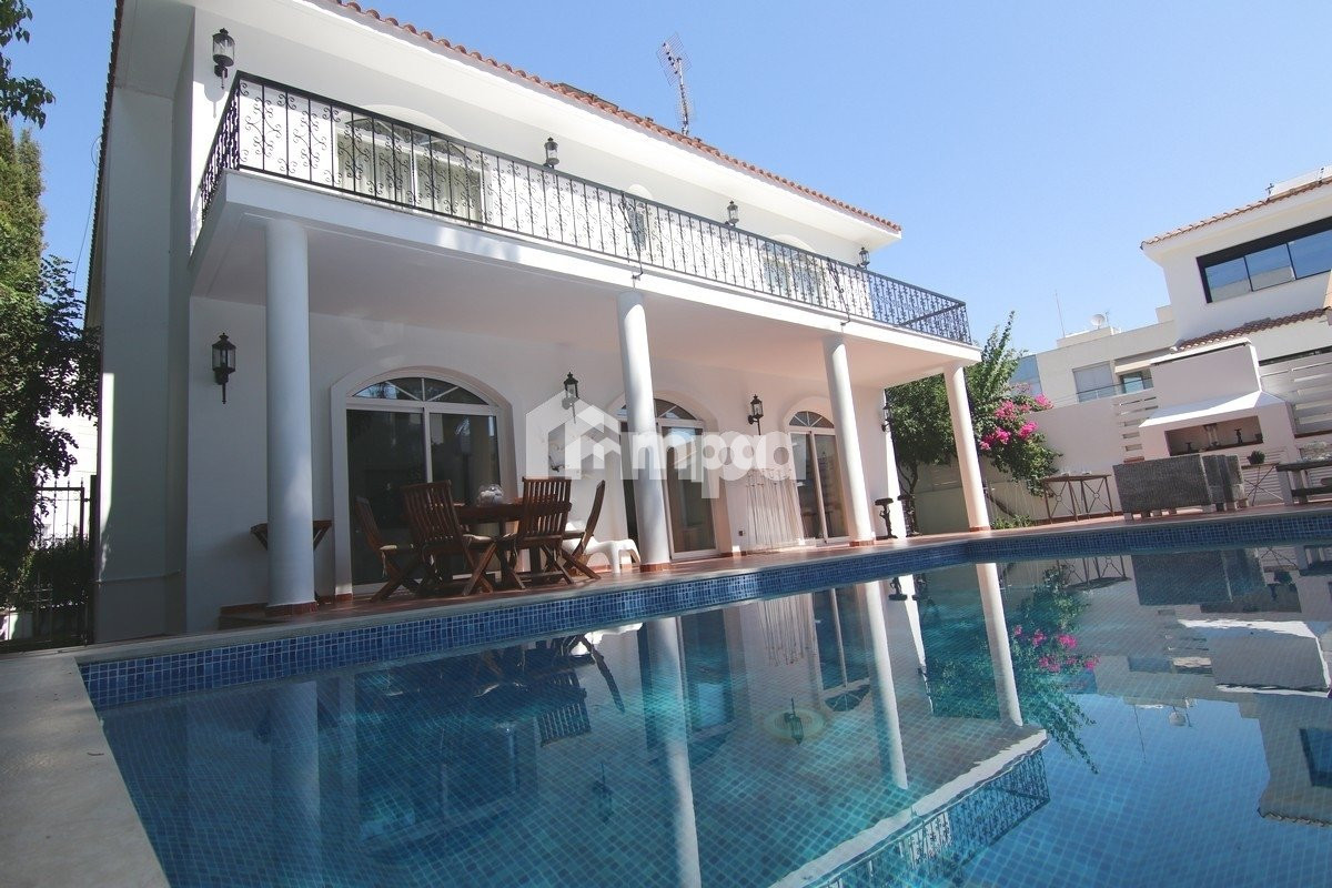 5 Bedroom House