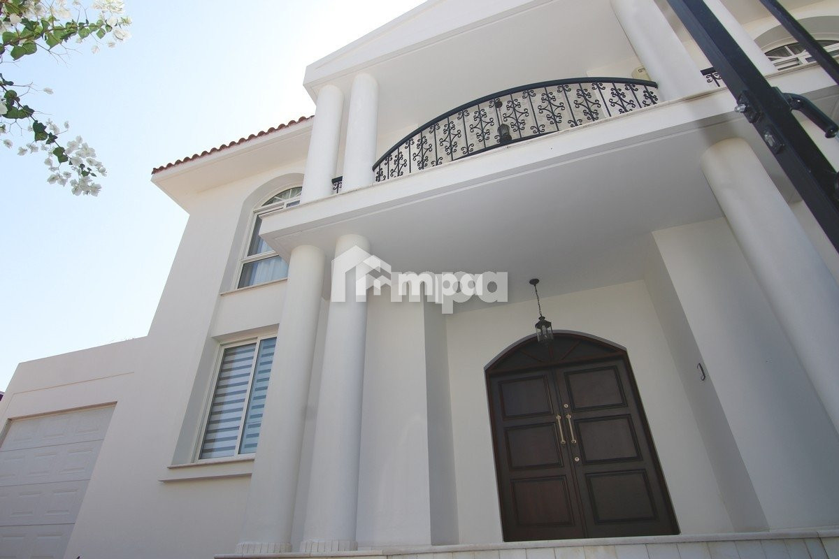 5 Bedroom House