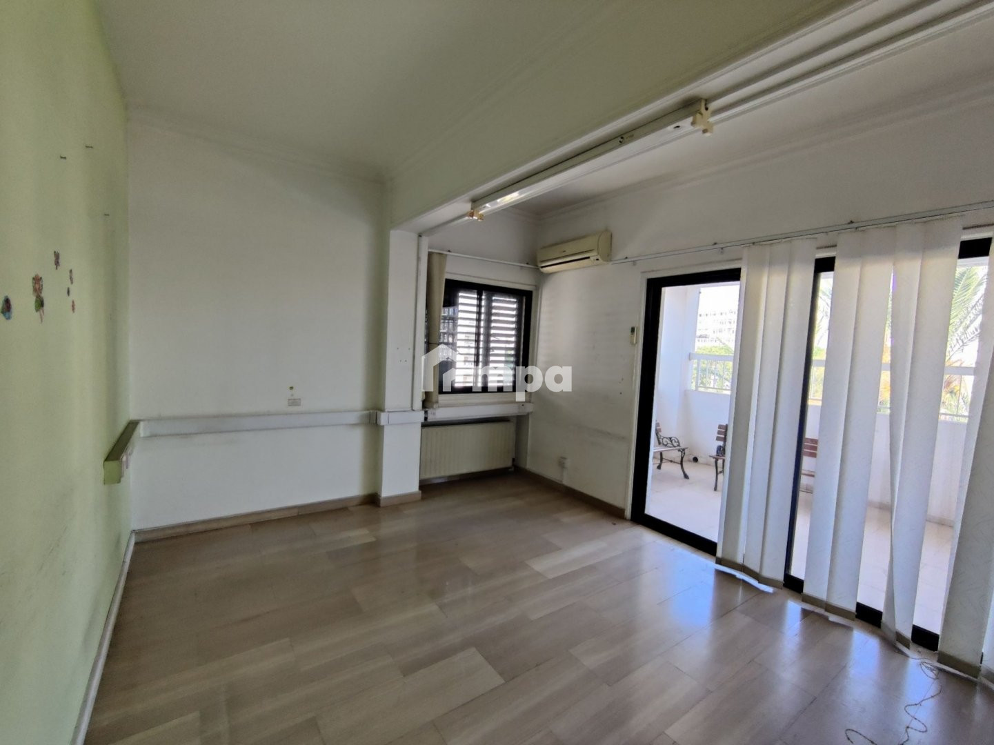 6 Bedroom Apartment