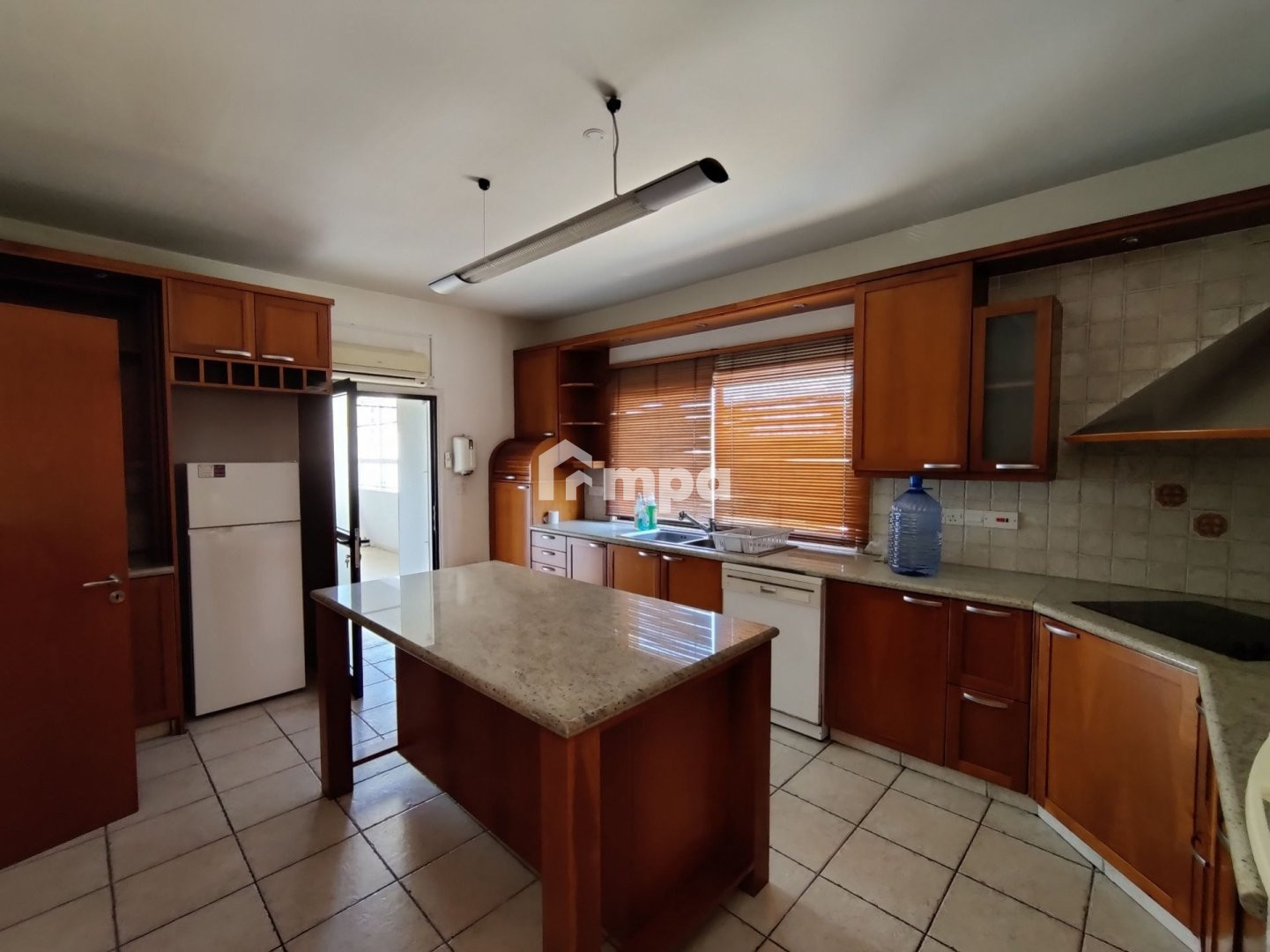 6 Bedroom Apartment
