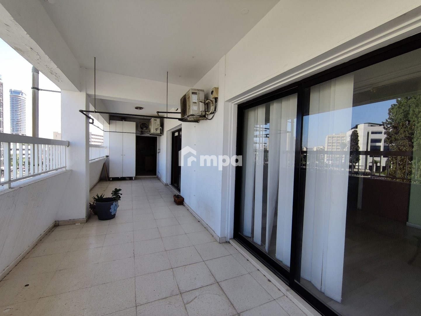 6 Bedroom Apartment
