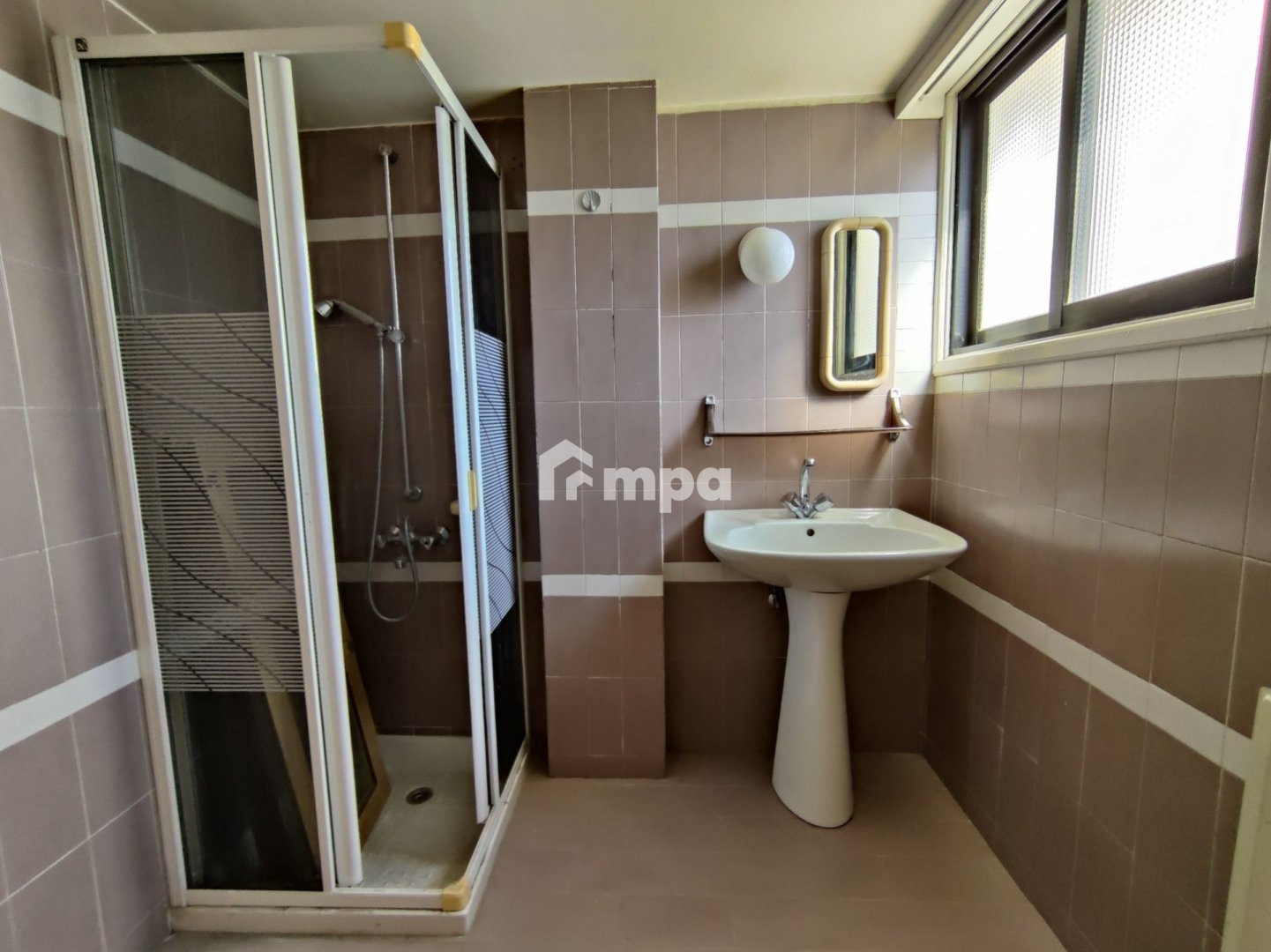 6 Bedroom Apartment