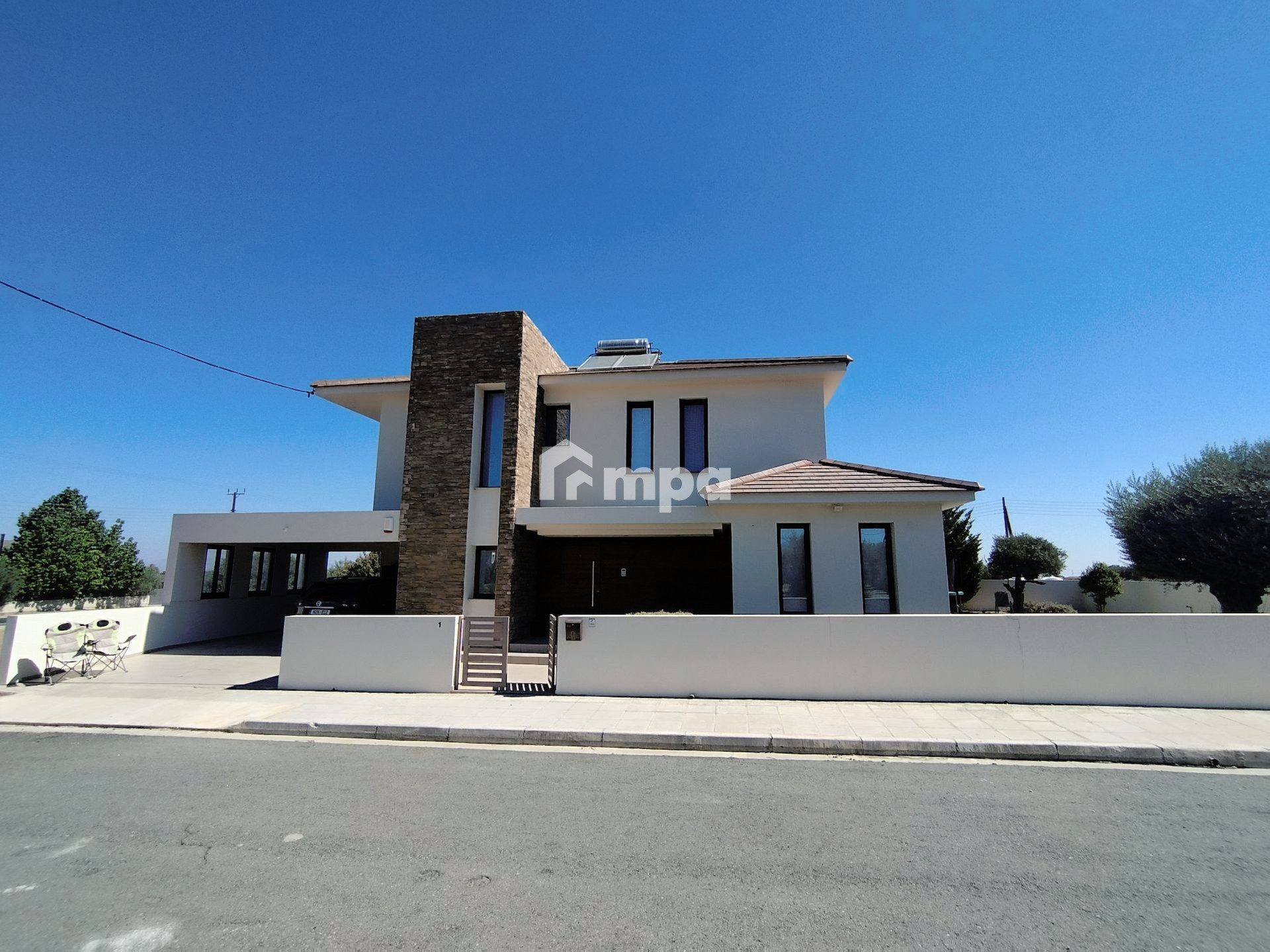 5 Bedroom House