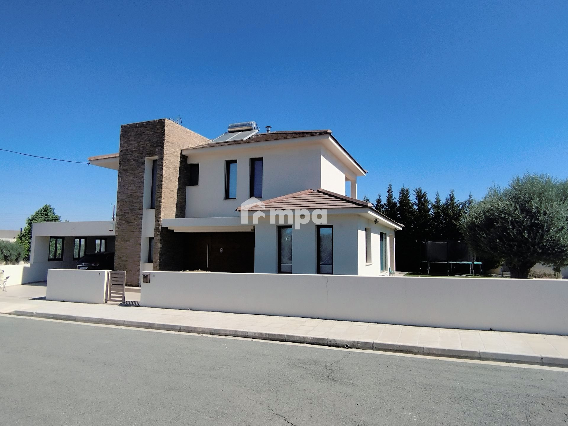 5 Bedroom House